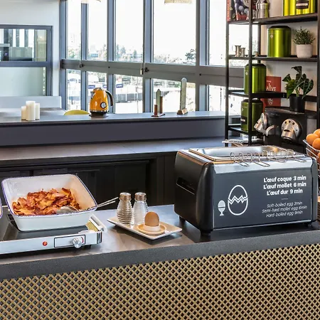 Ibis Paris Porte De 3*