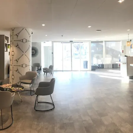 Hotel Ibis Paris Porte De 3*