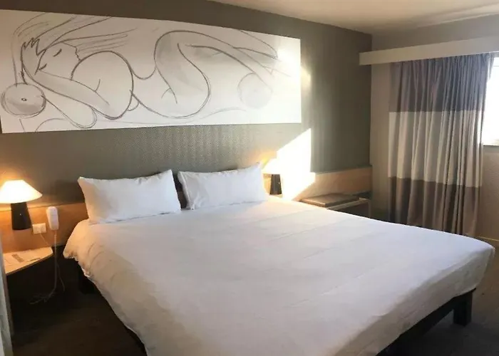 イビス パリ ポルト ドゥ モントルイユ