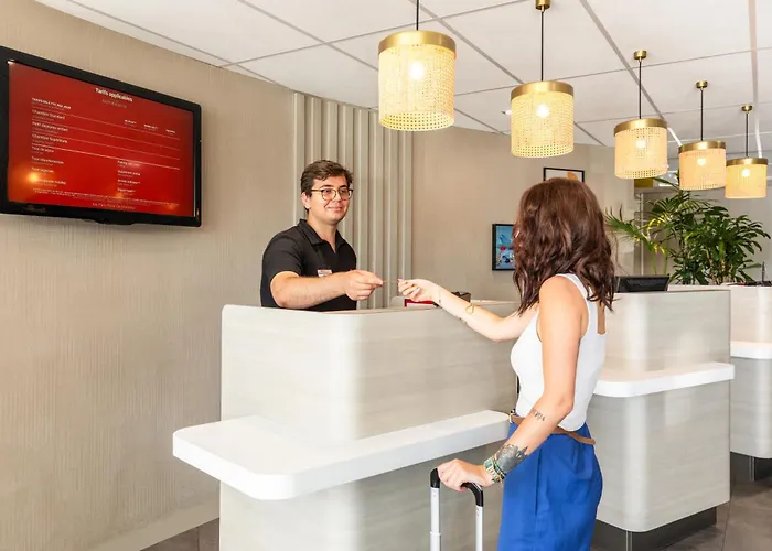 ホテル イビス パリ ポルト ドゥ モントルイユ