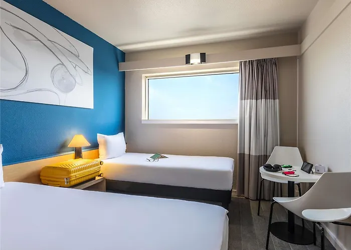 イビス パリ ポルト ドゥ モントルイユ