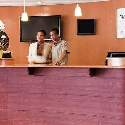 イビス パリ ポルト ドゥ ホテル モントルイユ