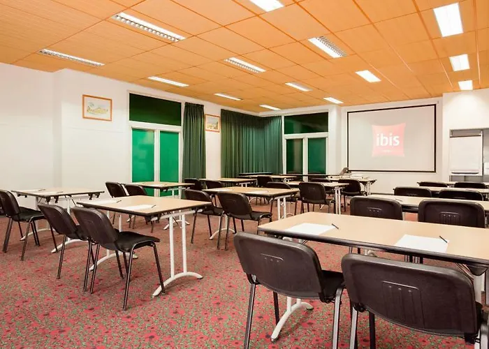 イビス パリ ポルト ドゥ 3* モントルイユ